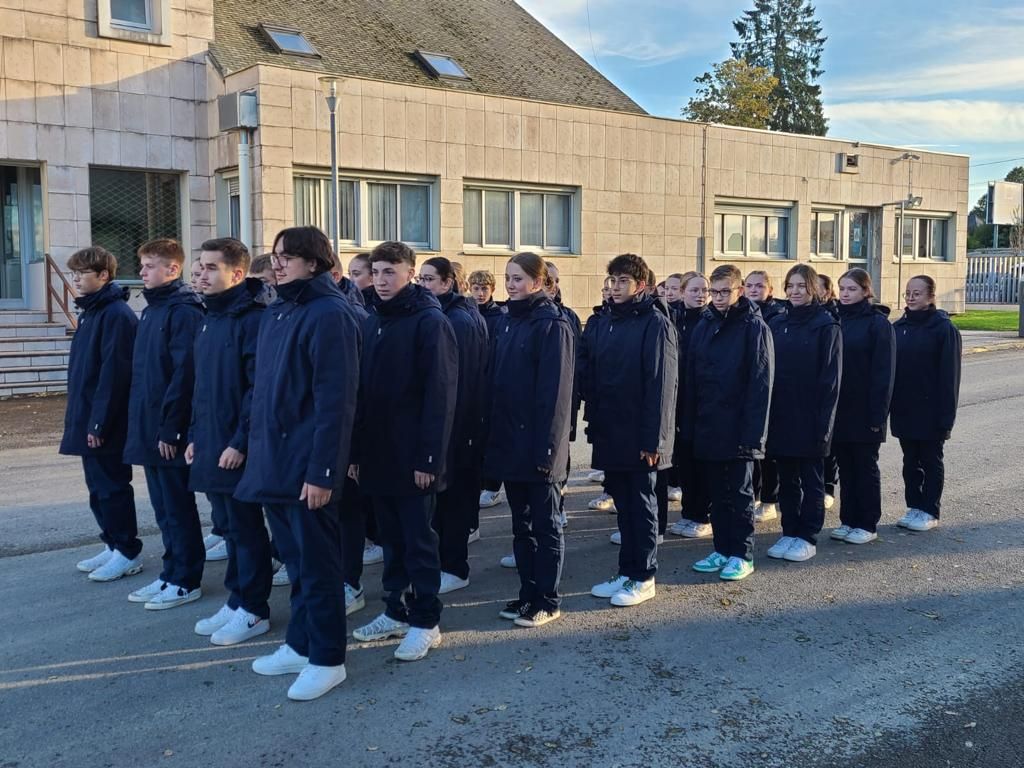 Cadets au garde-à-vous